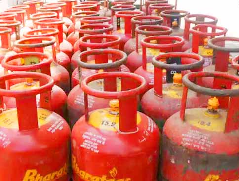 लाड़ली बहनों को मिलेगा 450 रुपए में गैस सिलेंडर : मुख्यमंत्री चौहान